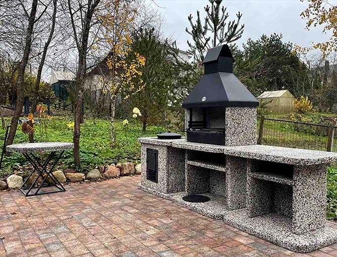 Барбекю-комплекс из полудрагоценного камня